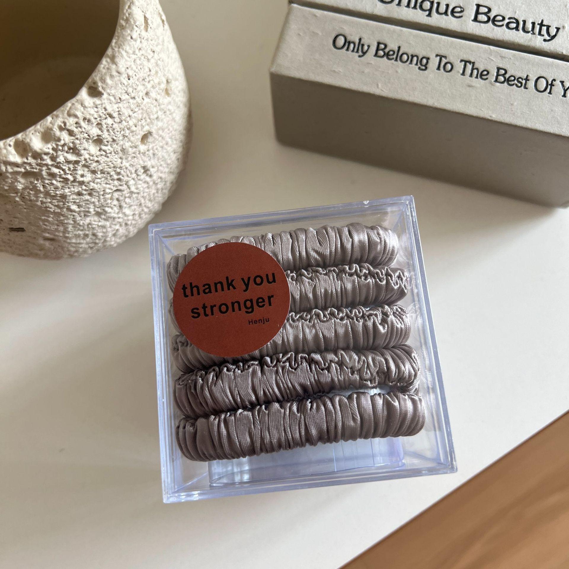 Премиальная Минималистичная Сатиновая Плиссированная Резинка для Волос - Эластичная, Универсальная Резинка для Хвостов