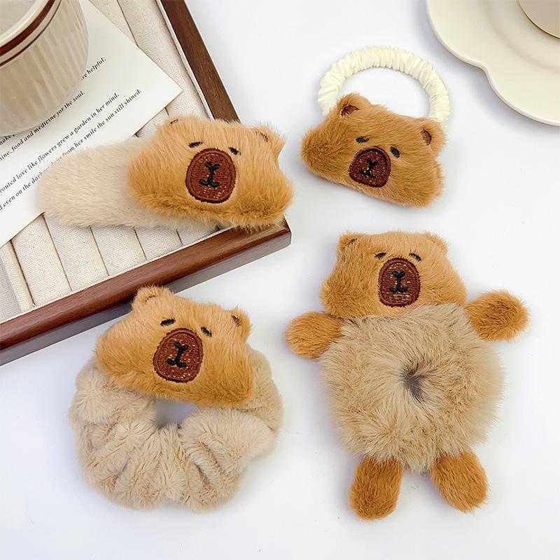 Opaska na głowę kapibary Futerkowa gumka do włosów Uroczy klips do włosów kapibary Futerkowe nakrycie głowy Klipsy BB Akcesoria do włosów Prezent urodzinowy dla dziewczynek na imprezę