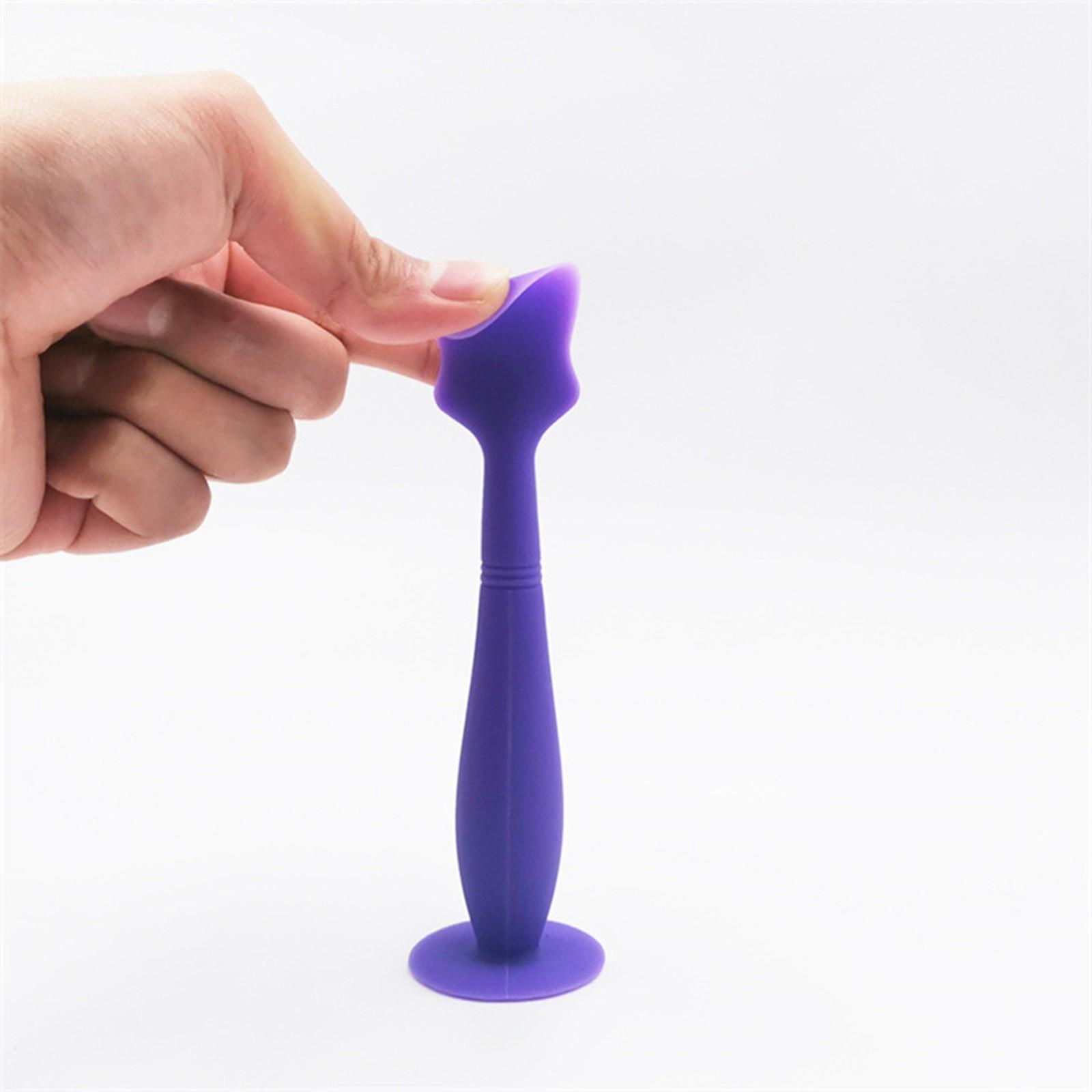 

Silicone Baby Spoon with Suction Base 16cm Soft Flexible Feeding Spoon for Infant Medicine Application and Food Feeding One Size фіолетовий