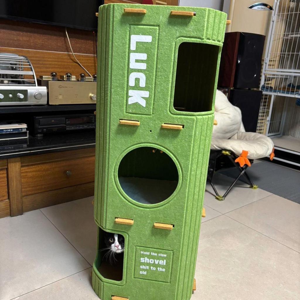 Multi-layer Cat Villa: Enclosed Tunnel Bed and Scratcher
