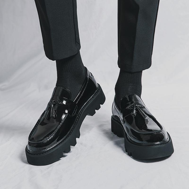 Glänzende formelle Loafer für Herren: Britischer Stil, zum Hineinschlüpfen, Dicke Sohle, Höhensteigernd, Lässige Lederschuhe