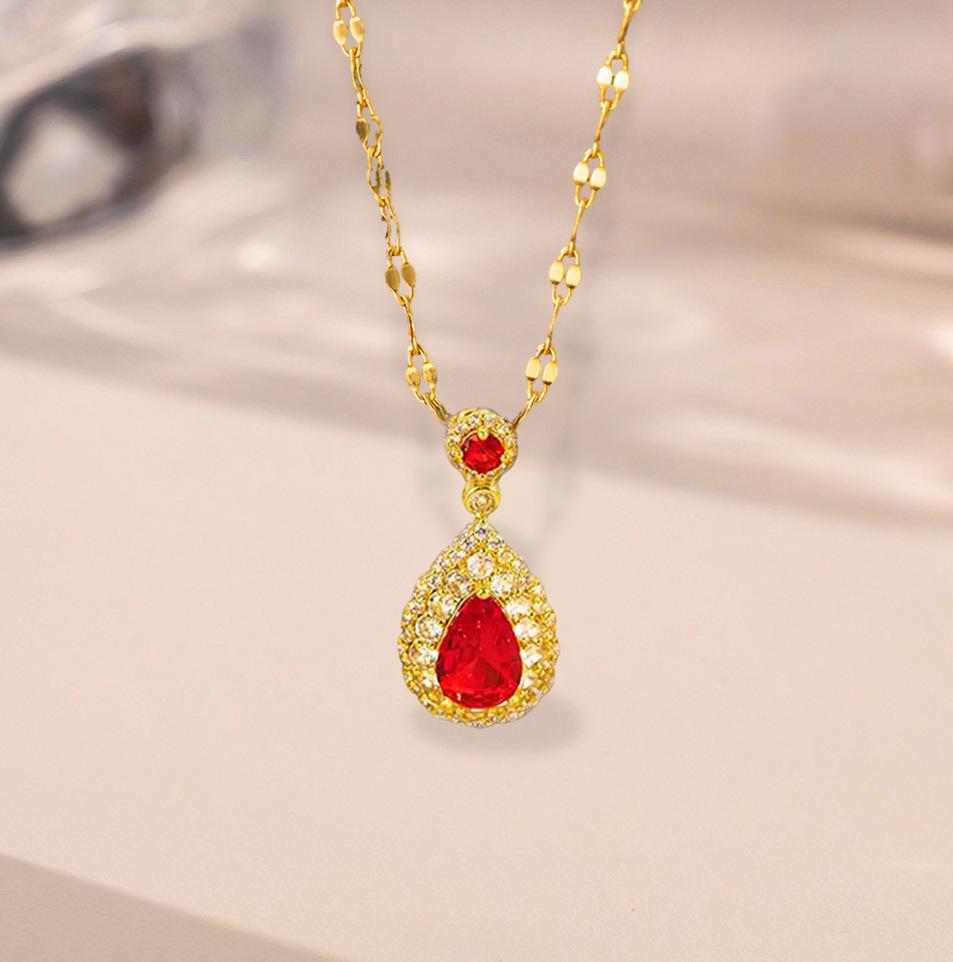 Elegant High-End Emerald Water Drop Necklace - Non-Fading, Versatile, Exquisite Light Luxury Clavicle Chain for Women