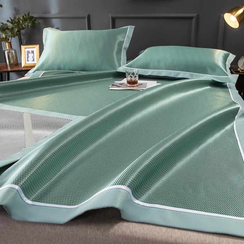 

Комплект постельного белья Yalu из ледяного шелка