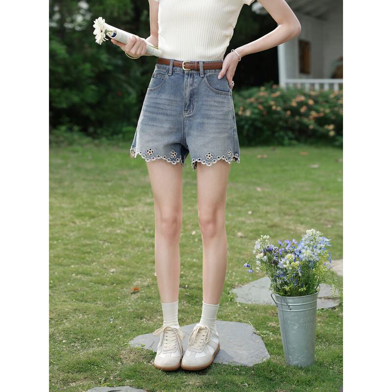 Women s High-Waist A-Line Denim Shorts with Lace Trim M