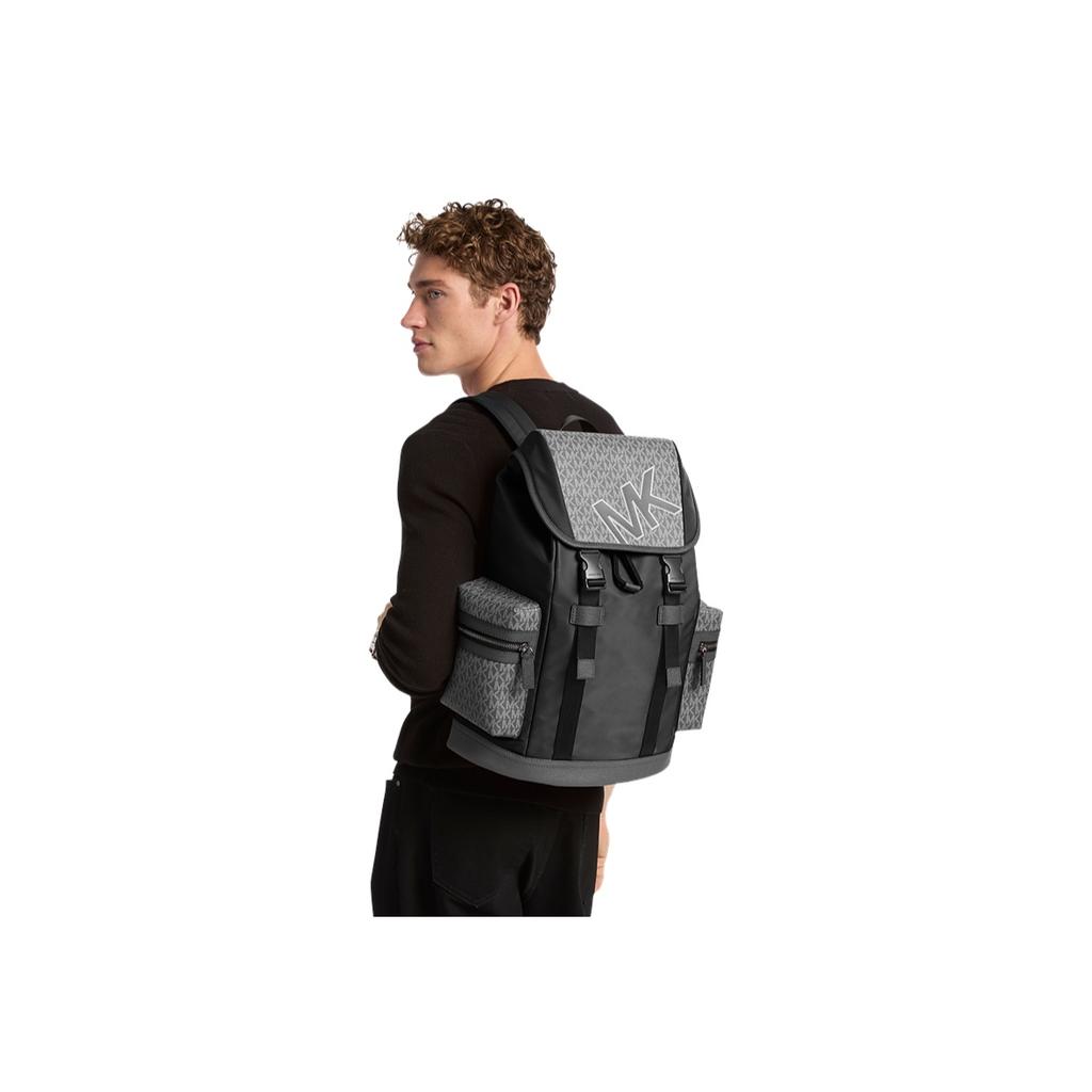 Michael Kors MK Cooper Buchstabenprint Kunstleder Klappe Rucksack Großer Herrenrucksack Schwarz Grau 37F5LCOB2U-041