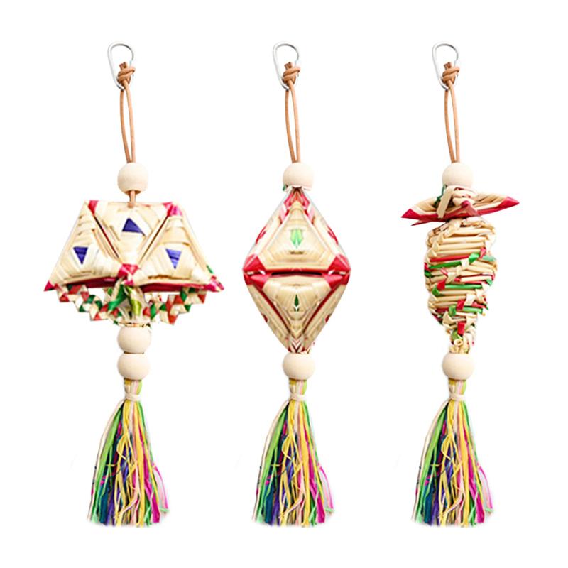 

1 Pc Random Style Pet Parrot Bird Chew Toys Handmade Natural Straw Chewing Bite Hanging Cage Bell Swing Climb Playing Pendant