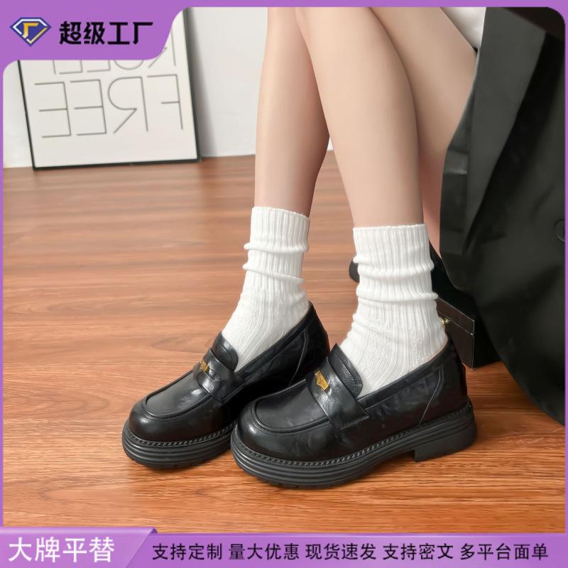 Grape mother spring new loafers women's small gold coins retro thick heel not tired feet wrinkled washed leather small leather shoes