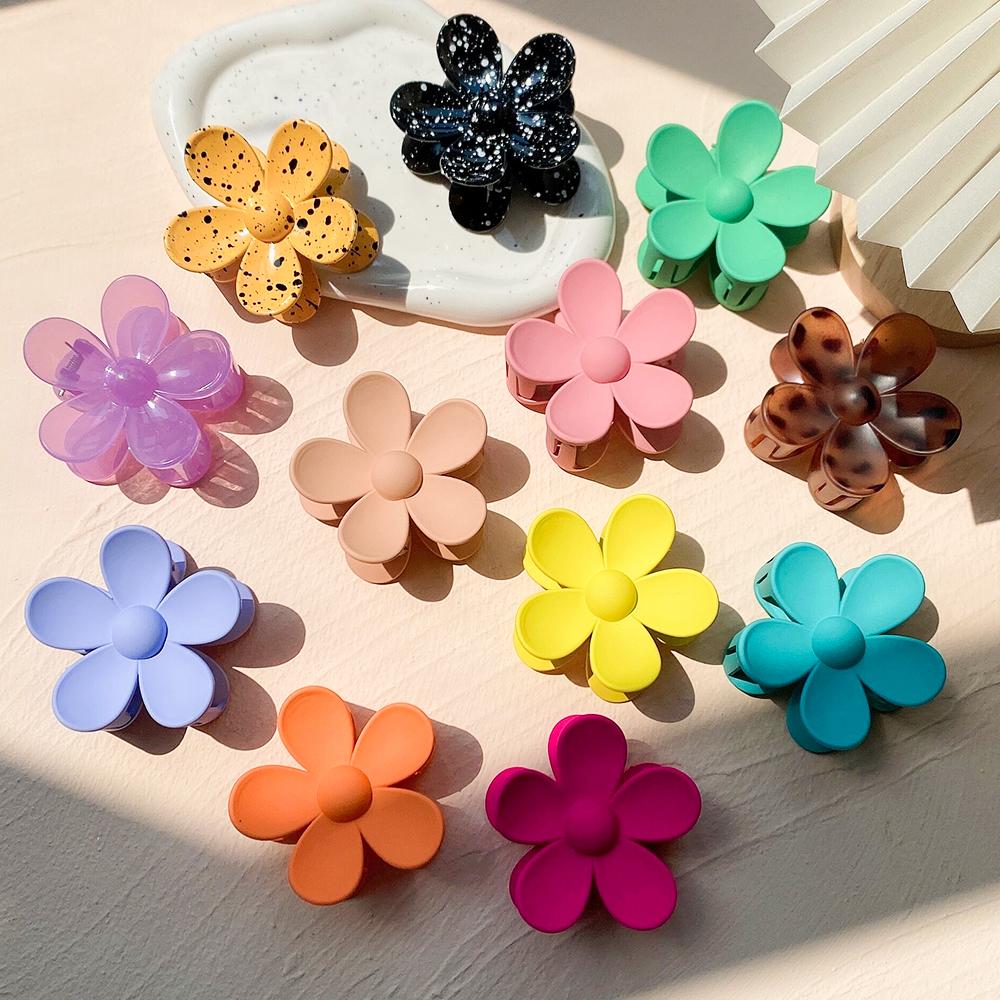 1Pcs Women Solid Color Flower Acrylic Hair Claw for Girls Sweet Pearl Hair Clamps Hair Crab Headband Clips Hair Accessories