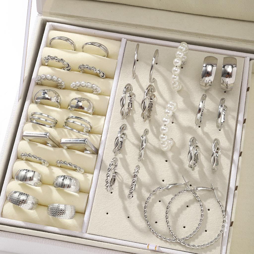 Punk Dicke Metall C-förmige Ohrringe Hip Hop Twist Muster Runde Imitations-Zirkon Creolen Damen Trendige Spicy Girl Zirkon