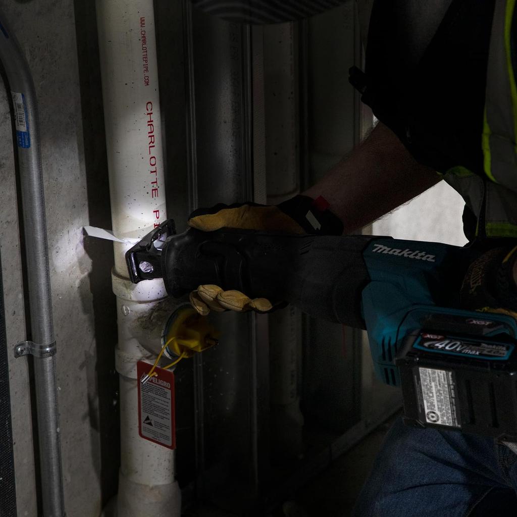 Makita Cordless Reciprocating Saw 40Vmax and case sold JR001GZ (Battery, charger, separately)