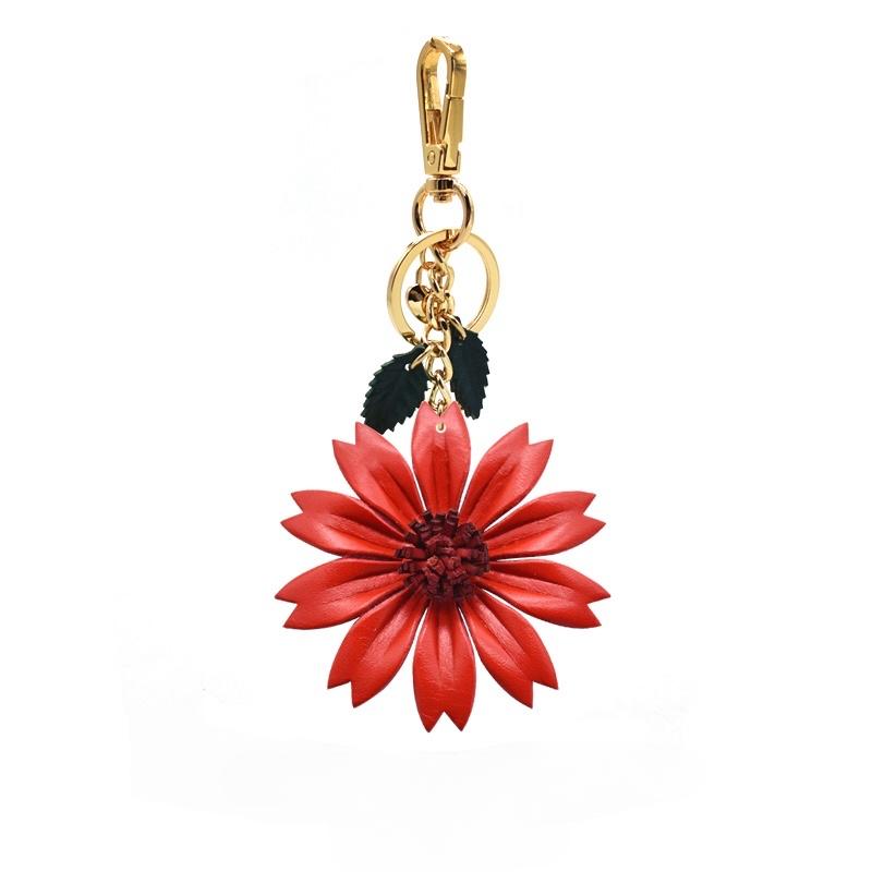 Leather Daisies~ Nordic Ins Flower Three-dimensional Bag Pendant Cowhide Pendant Car Keychain Handbook Bookmark