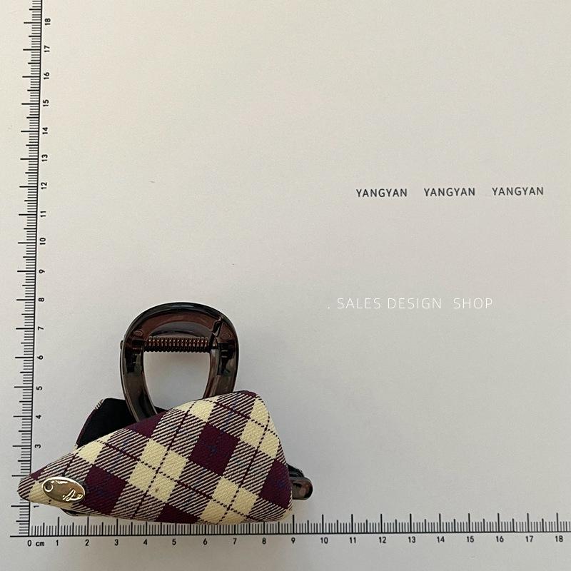 Korean Retro Plaid Triangle Claw Clip - Elegant Hair Accessory for Women
