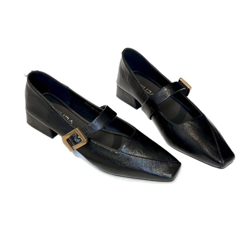 Loafers with A Single Shallow Opening, New Style, Retro Square-toe Leather Shoes