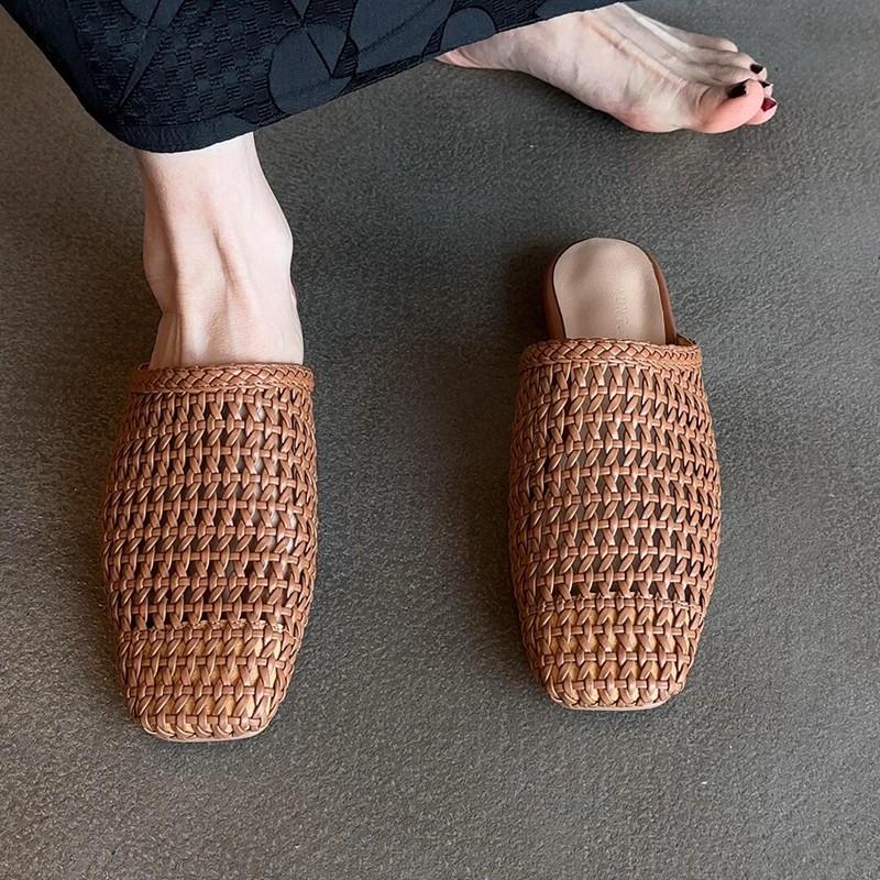 Fashion Retro Woven and Hollowed-out Flip-flops for Women In 2025, New Summer Breathable Square-toed Flat Flip-flops