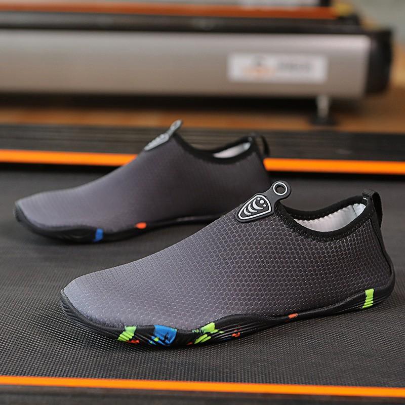 Unisex Quick-Dry Water Shoes Beach Swimming Hiking River Trekking Slip-On Sandals With Non-Slip Rubber Sole