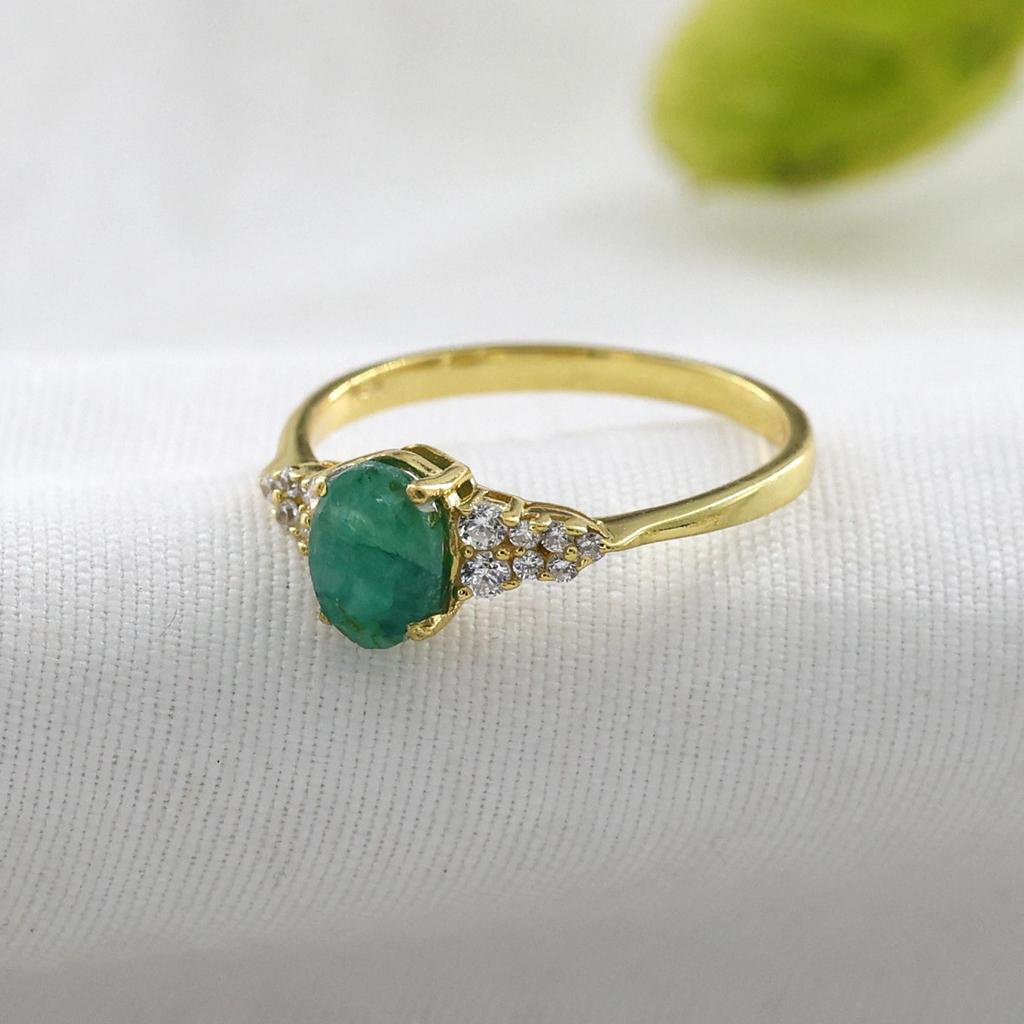 Laborgezüchteter Smaragdring, Geburtsstein Schmuck, 925 Sterlingsilber, Geschenk für Sie, Zarter Damenschmuck, Vergoldeter Ring