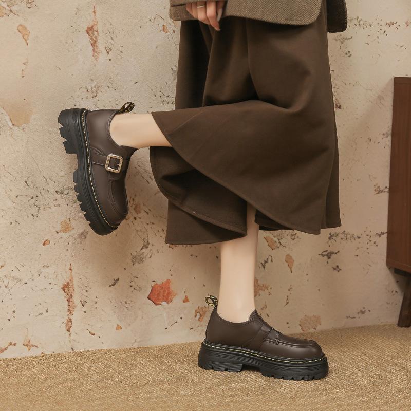 

Yuexinwang leather flat for Huizhou women s shoes Su Yinyin same small leather shoes women s black autumn and winter new loafers women s 40 коричневий