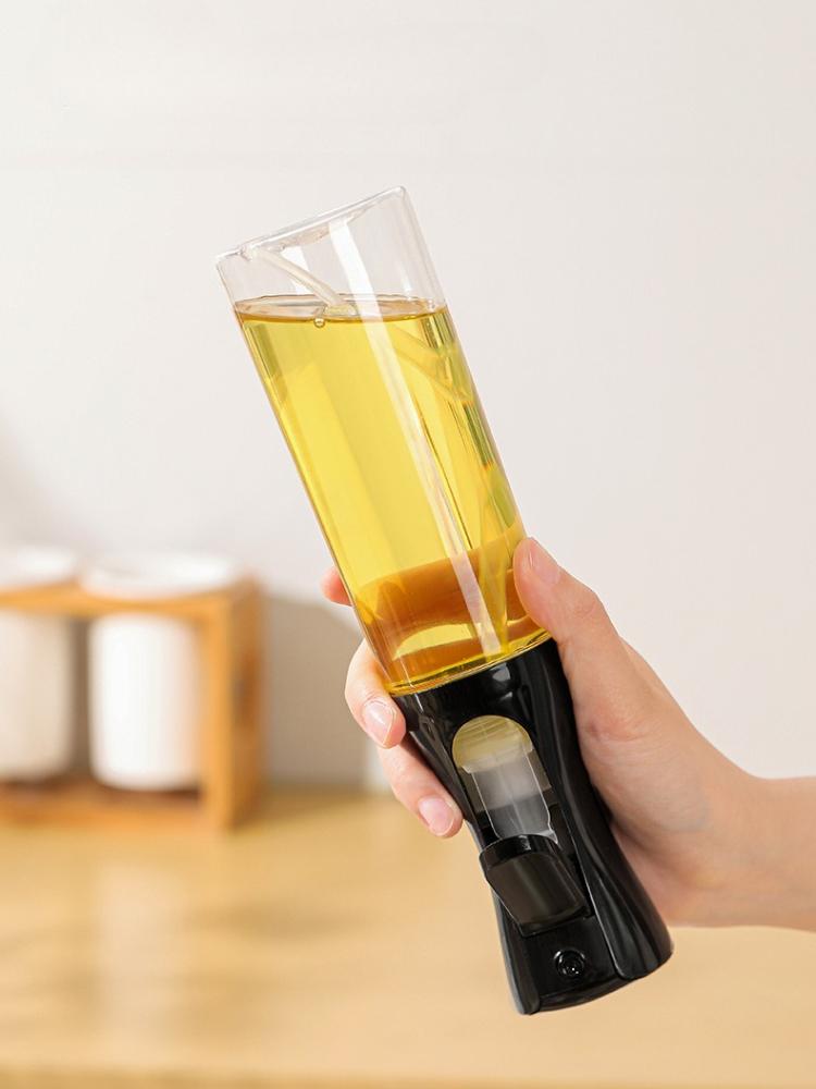 Plastic Oil Spray Bottle BBQ Camping Cooking Atomizing Spray Oil Bottle Empty Vinegar Soy Sauce Sprayer Containers 200/300/500ML