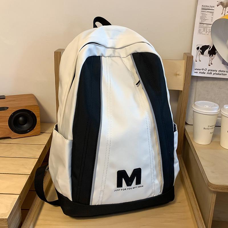 Primary School Students  Girls  Junior High School Students  Boys  Middle School Students  College Students  Backpacks  Backpacks