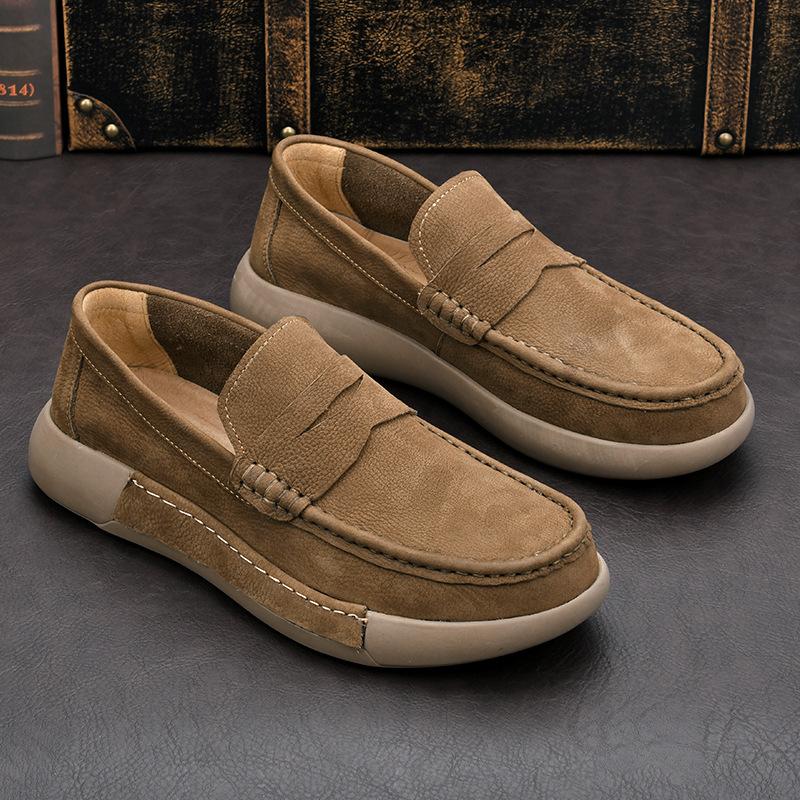 

Дышащие и удобные для ленивых людей. Носочная часть изготовлена из коровьей кожи, а британские деловые туфли с низким верхом — это мужские туфли на толстой подошве. 44