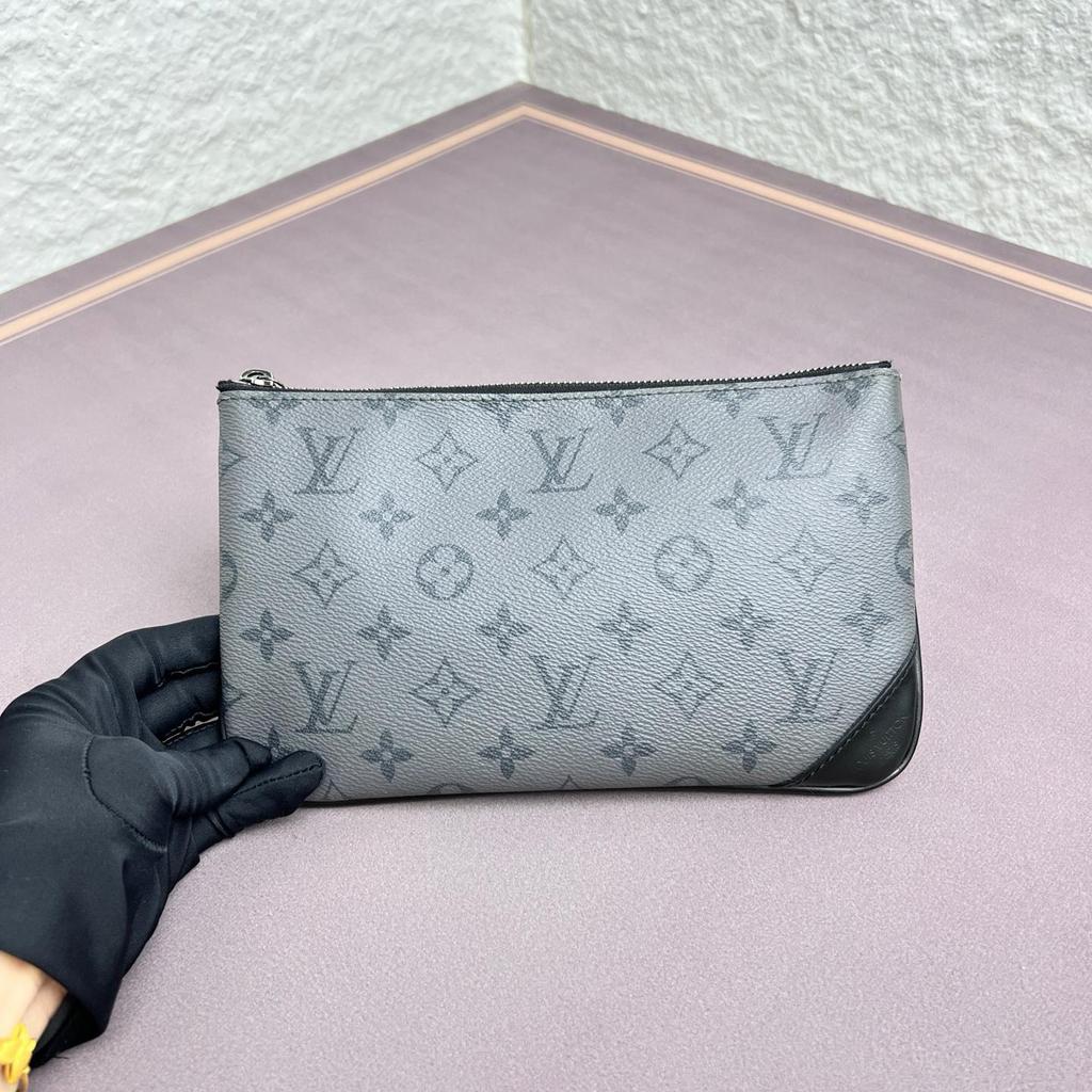 [Pre-Owned] Louis Vuitton Trio Messenger 'Monogram Eclipse Reverse Canvas' - Very Good #17DZ9YQ