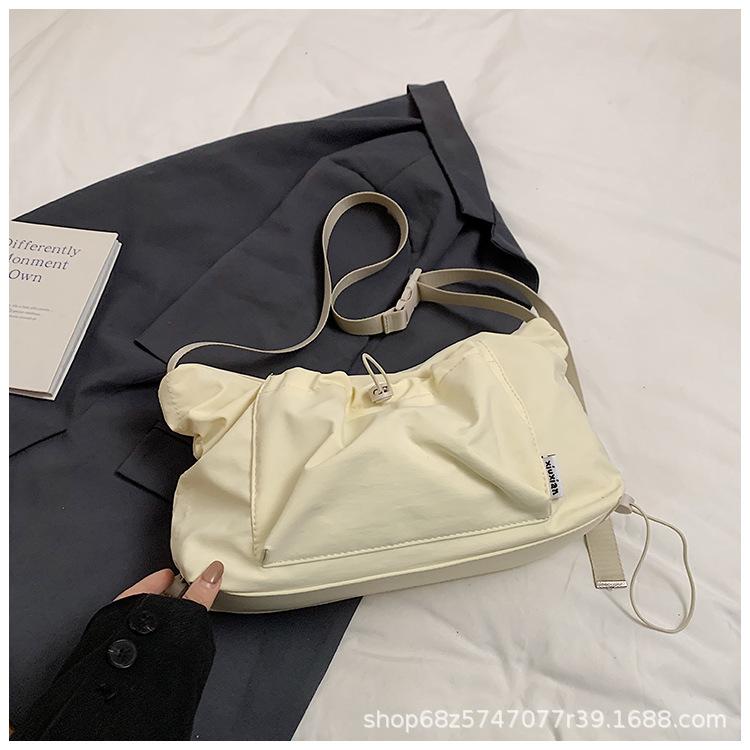 Folded Bag Women's 2025 New Fashion Popular Shoulder Bag Versatile Large Capacity Personalized Puff Drawstring Messenger Bag