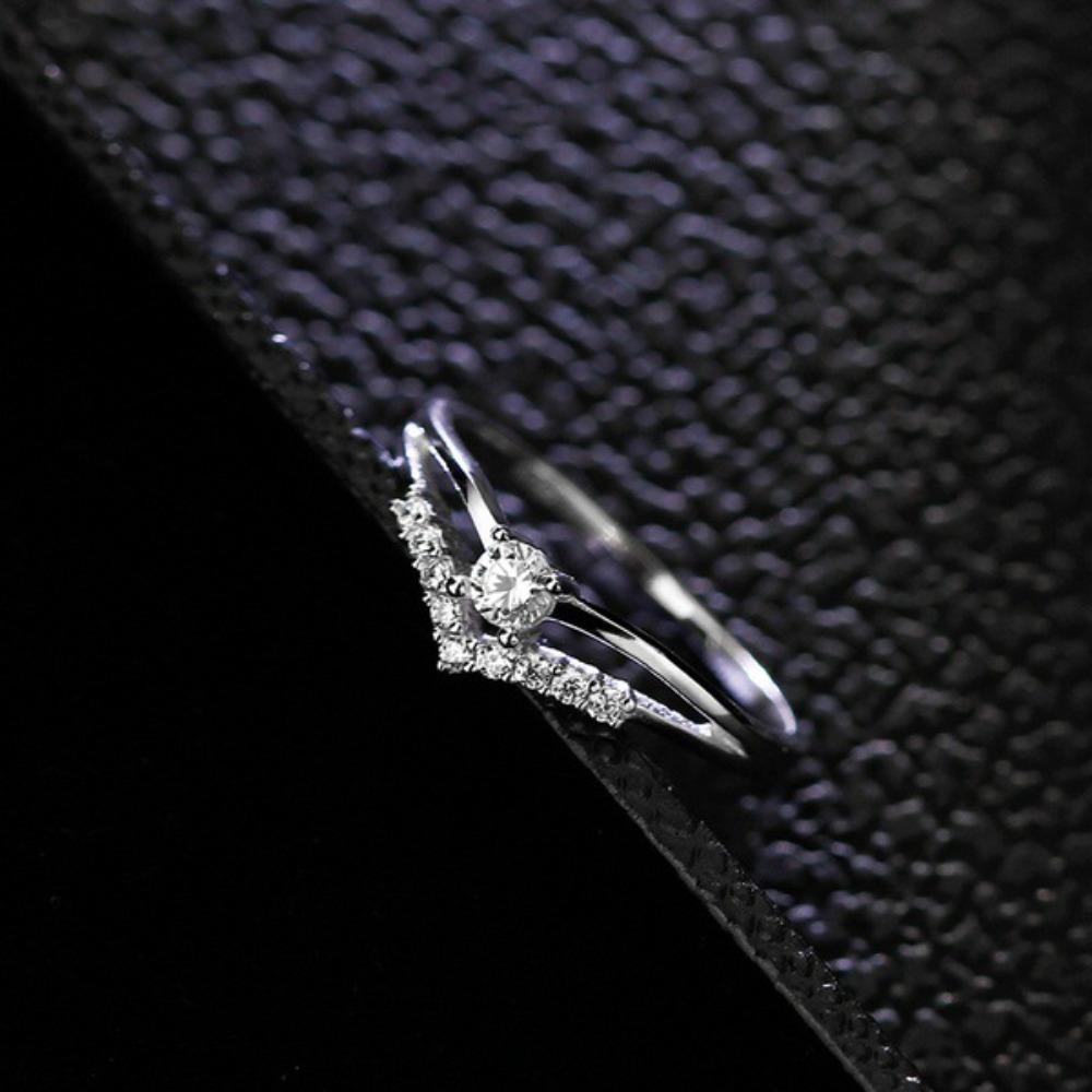 Zircon V Shape Heart Engagement Rings for Women Elegant Shiny Diamond Wedding Band Jewelry