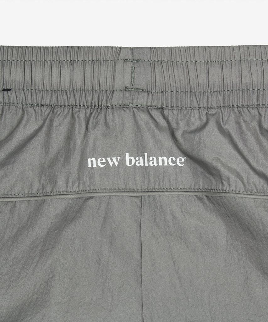 Nyuballanseu Nbnvg2W412 / Women Essential Lightweight Woven Quarter Shorts (Glossy Gray)