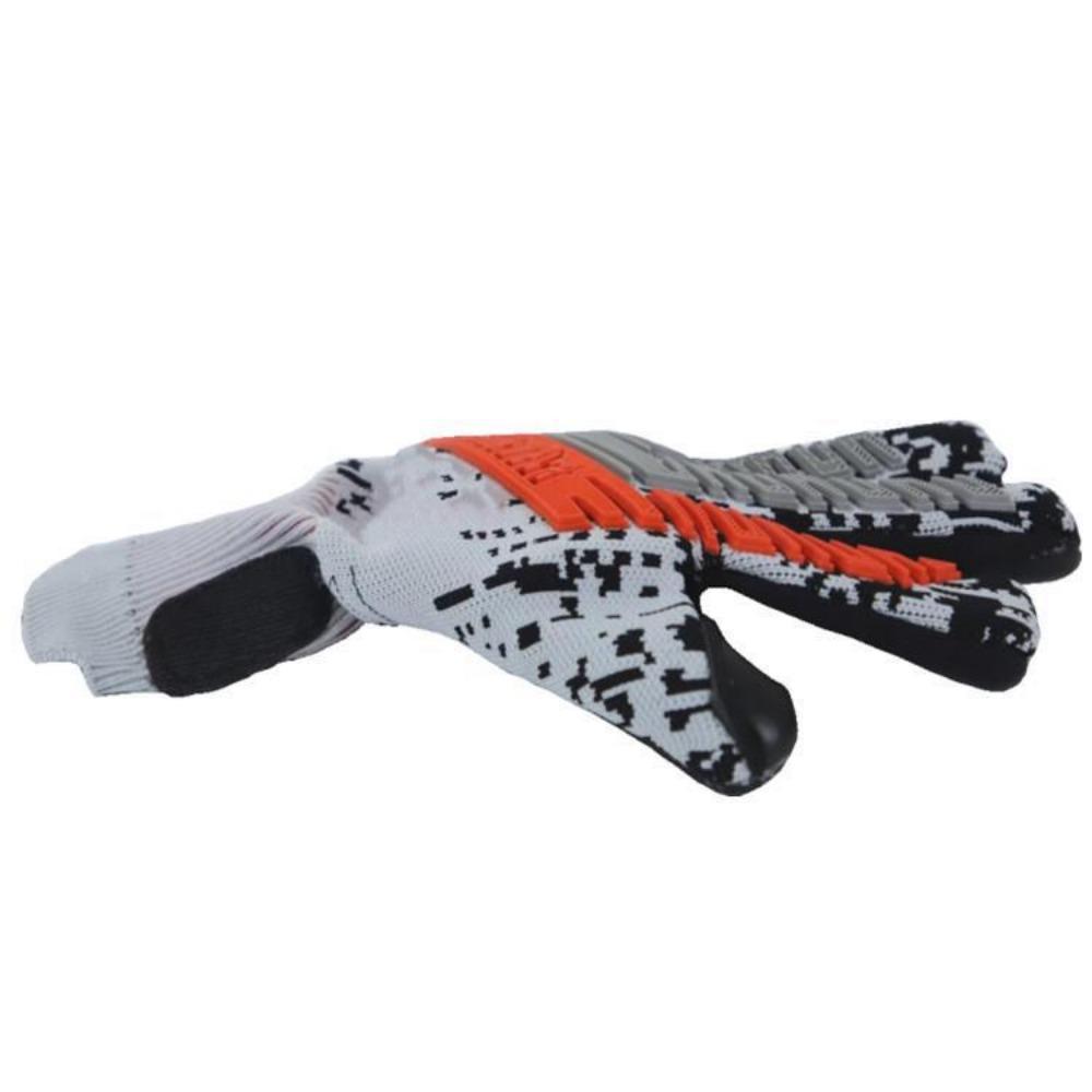 Football Goalkeeper Gloves Are Breathable and Wear-resistant for Competitions