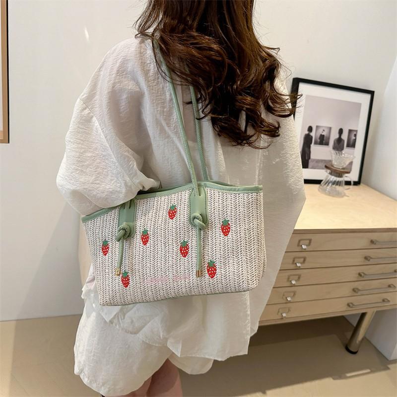 

Летняя дорожная плетеная сумка-тоут новая сумка в пасторальном стиле для отпуска с вышивкой клубники, женская сумка для通勤 зелёный