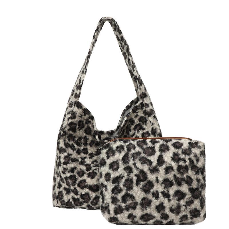 New autumn and winter textured flannel bag large capacity underarm shoulder bag ins wind mother bag solid color autumn and winter female tote