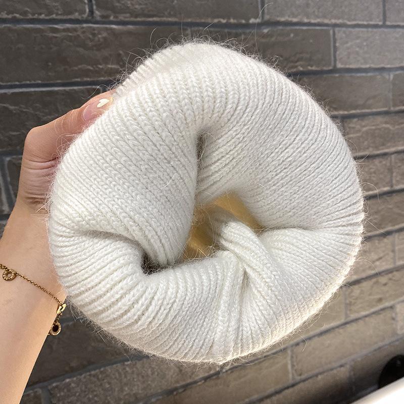 Herbst und Winter Neue Metallbuchstabe M Standard Strickwollmütze Warmer Ohrenschützer Kopf Kälteschutzmütze