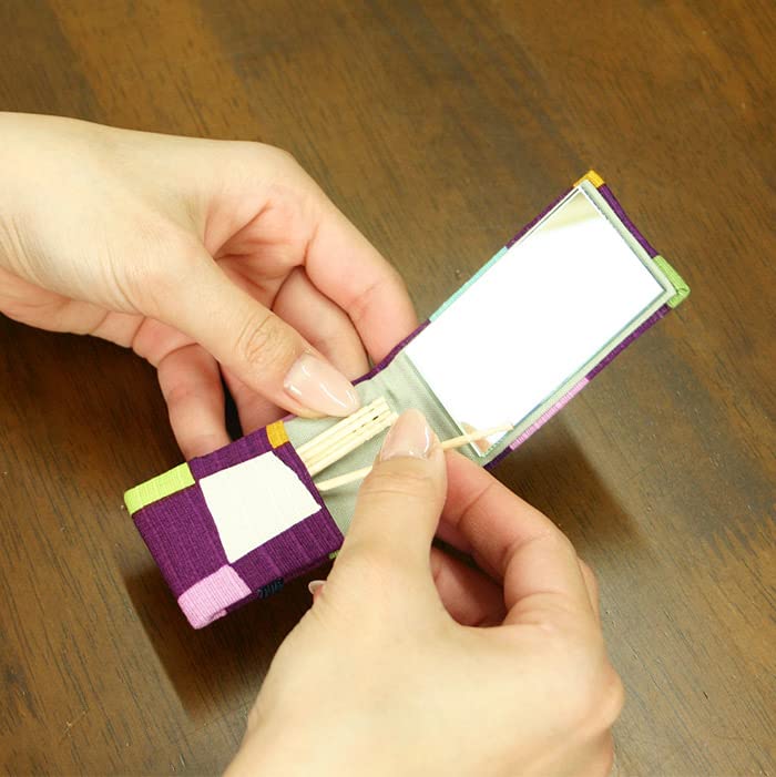 Kjóto Raku Tradiční japonské různé zboží Držák na párátka se zrcátkem - (kostkovaná červená)