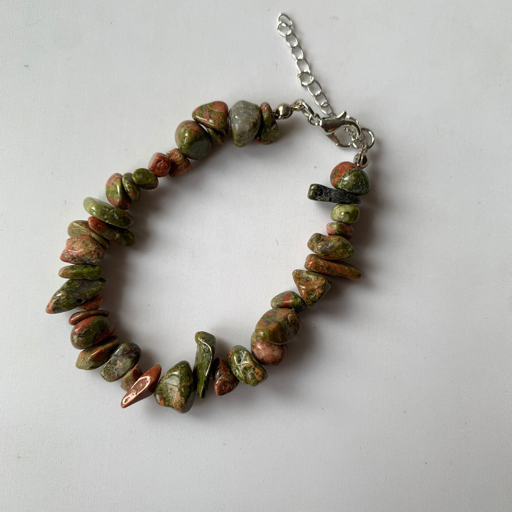 

Семикольоровий чокер з натурального кришталю з подрібненого каменю - Намисто в пляжному стилі для весни/літа