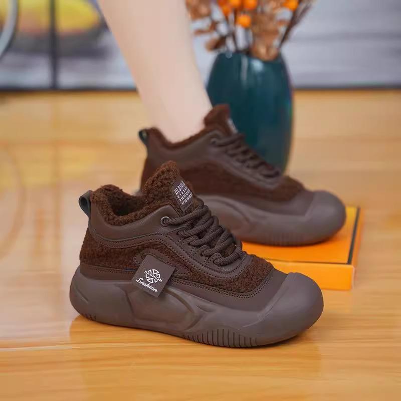 Factory direct sales 2025 winter velvet little white shoes new Korean version of female students height-increasing sports board shoes trendy casual