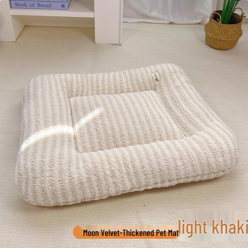 Universal Large Winter Plush Pet Bed Mat - Thick, Warm Sleeping Pad for Cats & Dogs
