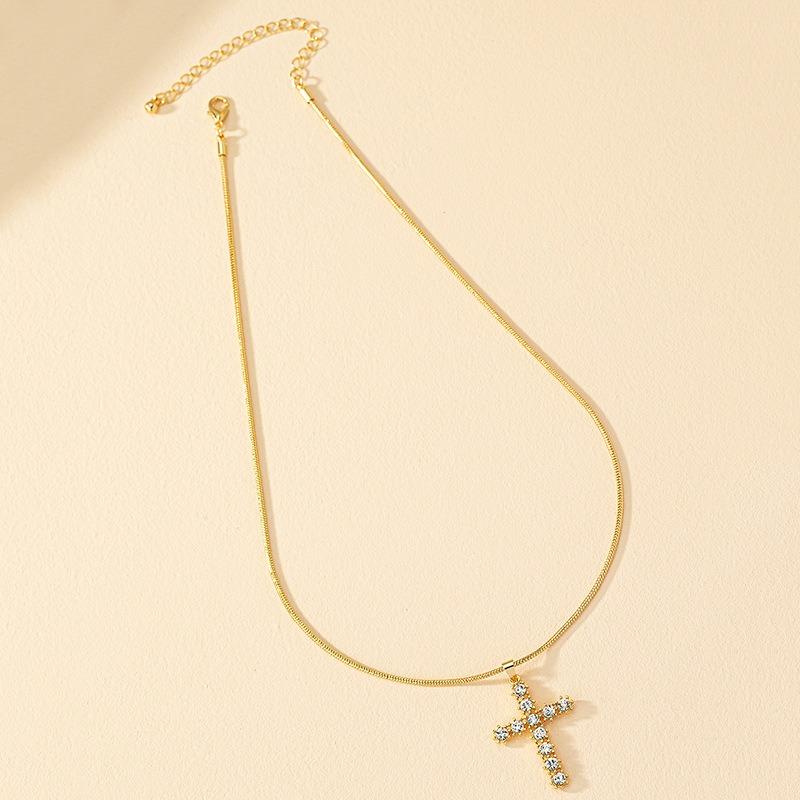 European and American e-commerce jewelry diamond cross pendant necklace female Internet celebrity fashion temperament with collarbone chain