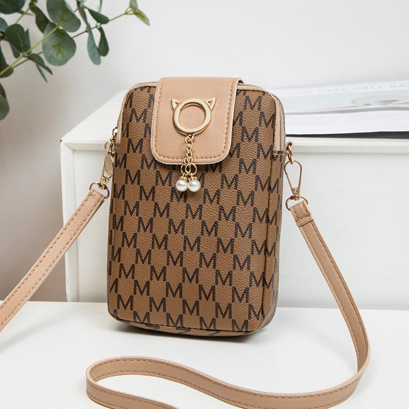 

New printed women s bag casual small square bag shoulder messenger bag fashion hardware mobile phone bag small bag Guangzhou women s bag абрикосовый