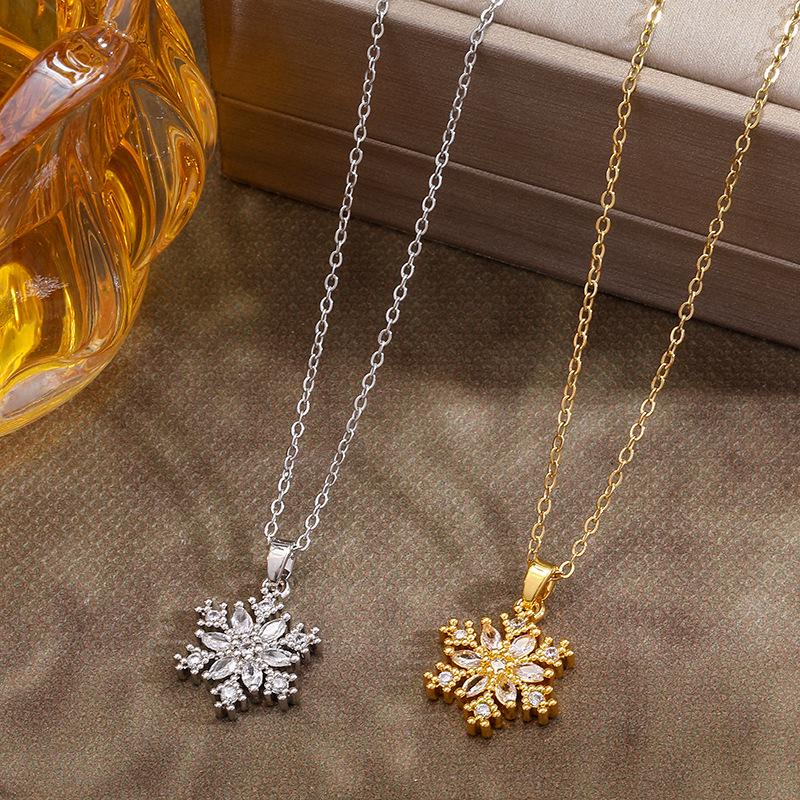 Trendy Titanium Steel Snowflake Necklace for Women, Elegant and Durable with a Unique Design and Clavicle Length.