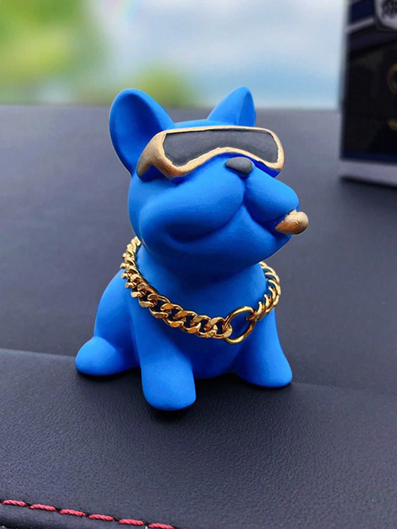 

1Pc Bulldog Car Decoration (With Gold Chain and Glasses) – Instantly Adds Playful Personality to Your Car Interior синий