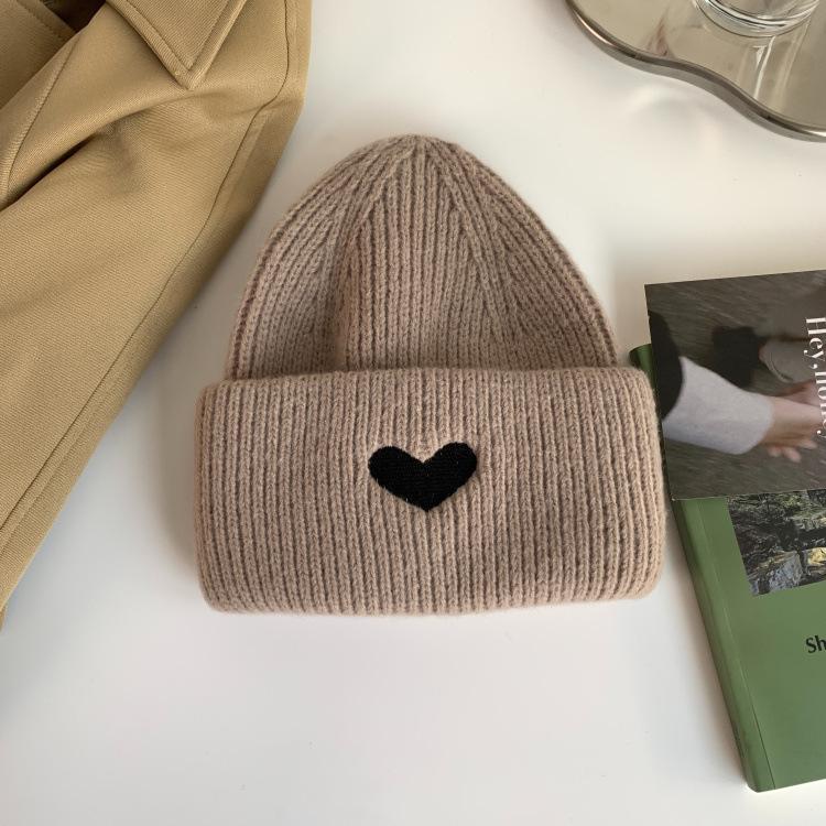 Cute embroidered love wool hat women's autumn and winter warm casual versatile student knitted hat show face small cold hat