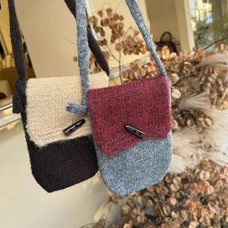 Horn Buckle Knitted Crossbody Bag Vintage Autumn Winter Mobile Phone Case for Women Fashion Mini Purse Korean INS Style Bag