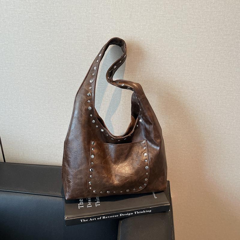 Bags Women's New Summer Trendy Fashion Rivets Commuter Shoulder Locomotive Bags Large Capacity Tote Bags