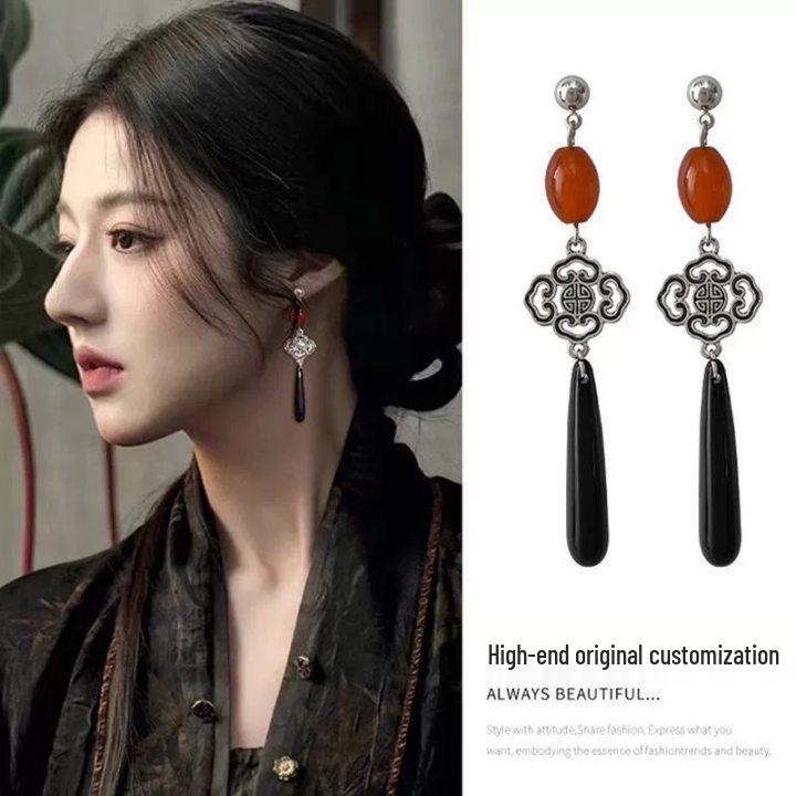 

Геометрические серьги в древнем стиле: Элегантный дизайн для женских аксессуаров к ципао