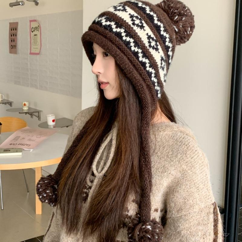 Japanese and Korean women's geometric jacquard wool hat winter windproof and cold protection ear protection lanyard sleeve hat