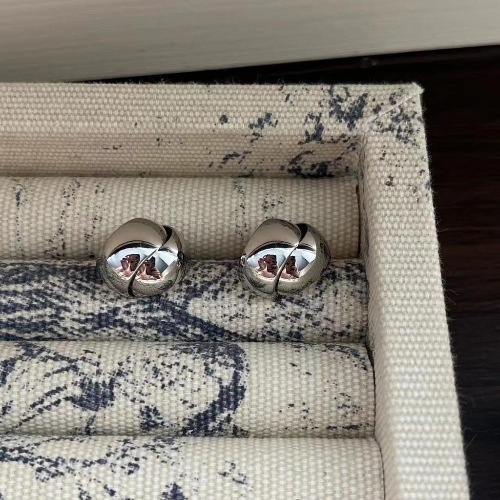 Unique Woven Design Light Luxury Simple Geometric Stud Earrings Metal High-End Trendy Stud Earrings Earrings