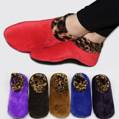 Copriscarpe antiscivolo con stampa leopardata spazzolata in velluto corallo invernale Calzini da pavimento elastici caldi per la casa