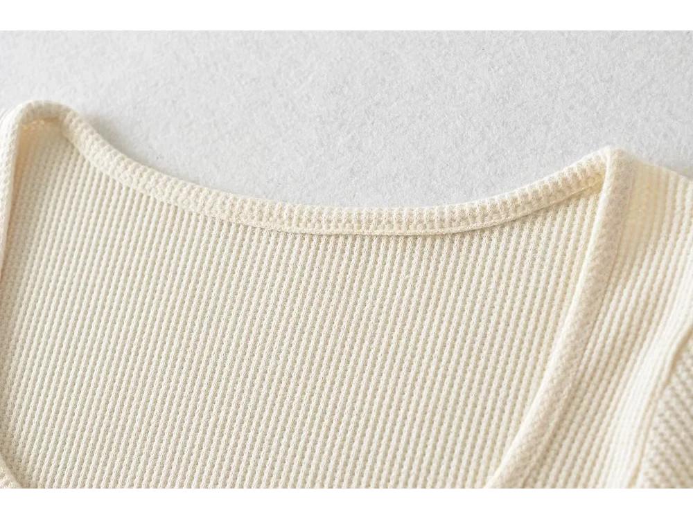 American Style Slim Fit U-Neck Buttoned Waffle Knit Crop Top for Women