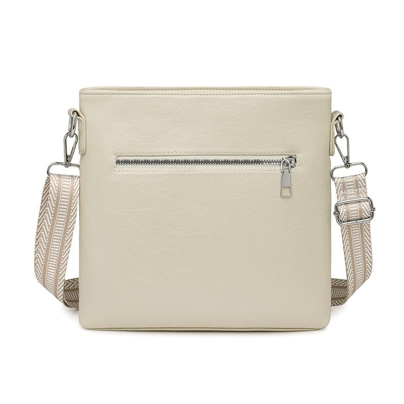 Spring and summer new niche high-end messenger bag versatile commuter travel large-capacity bucket bag