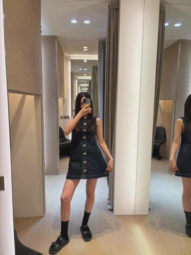 2025 Vintage Sleeveless Summer Dress - Single-Breasted, Stylish, Slightly Fitted Design for Women